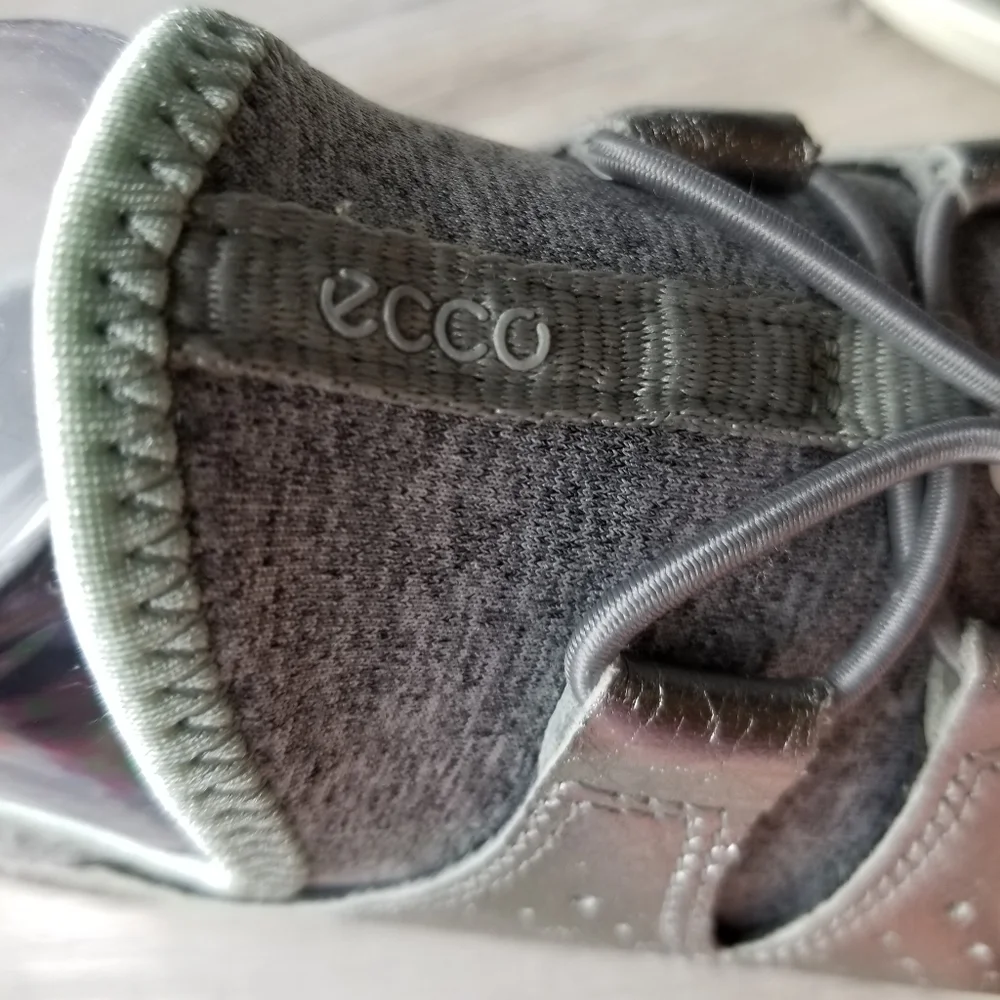 Ecco Sense Elastic Toggle Slip On Sneaker